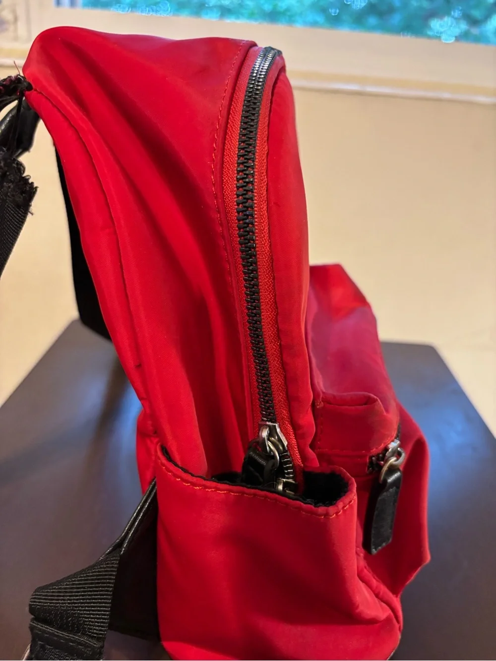 Grossi bright red